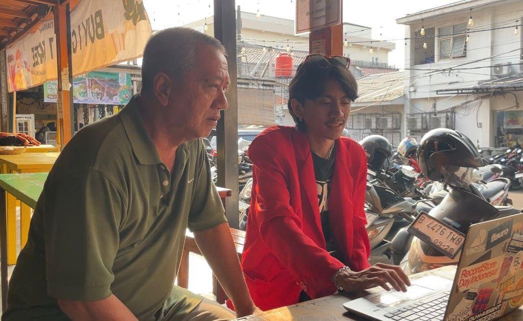 Mahasiswa dari Universitas Mercu Buana Tingkatkan Kapasitas Digital UMKM Soto Lucy 5 WhatsApp Image 2025 07 15 at 16.41.35