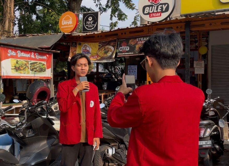 Mahasiswa dari Universitas Mercu Buana Tingkatkan Kapasitas Digital UMKM Soto Lucy 3 WhatsApp Image 2025 07 15 at 16.41.37