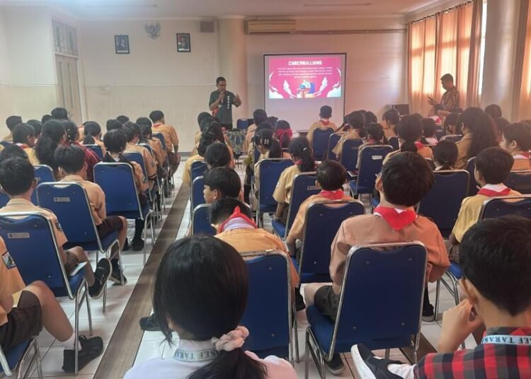 Talkshow "Etika Bermedia Sosial di Era AI" Warnai Studium Generale MPLS SMP Santo Yosef Tarakanita Surabaya 1 WhatsApp Image 2025 07 18 at 07.58.20