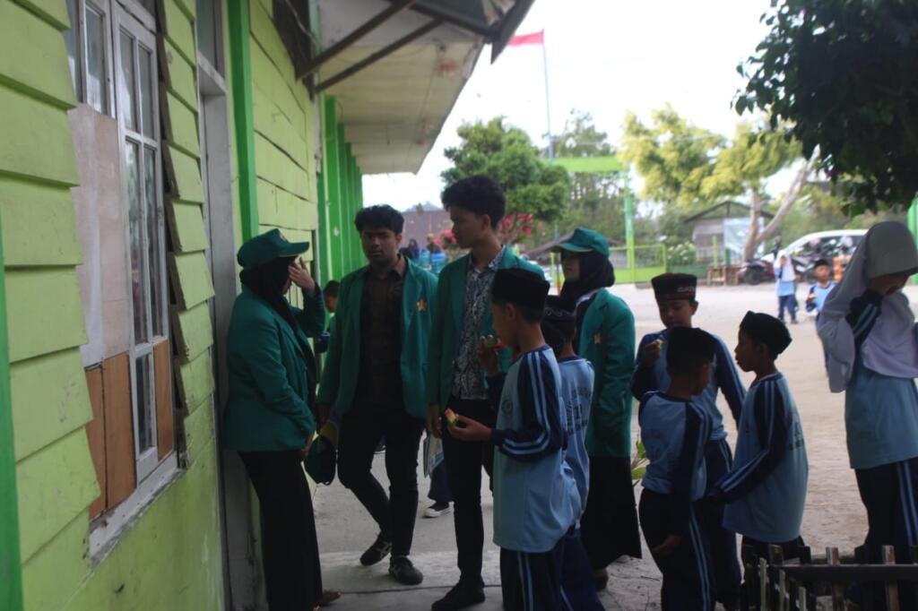 Perluas Jangkauan, Tim KKN USK Hadirkan Program Literasi di MIN 10 Bener Meriah 2 WhatsApp Image 2025 07 26 at 23.14.40