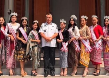 Walikota Tangerang Selatan Benyamin Davnie