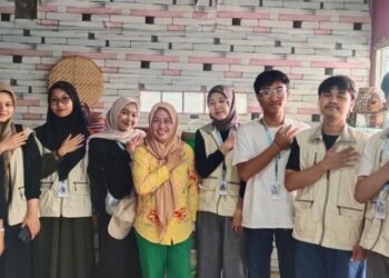 Inisiasi Langkah Menuju UMKM Kuat: Mahasiswa PKM Kelompok 11 FEB UNIDA Lakukan Pendataan UMKM Dalam Rangkaian Kegiatan Pelatihan Digital 1 WhatsApp Image 2025 07 30 at 11.39.29 AM