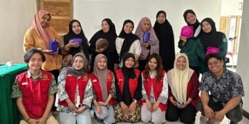 "Dari Kedai ke Panggung Digital: KKNT Universitas Hasanuddin Bantu UMKM Kelurahan Laikang Bangun Identitas Bisnis Kekinian!"