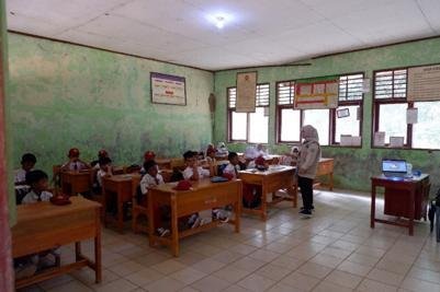 Edukasi Musim dan Pengaruhnya Melalui Media Gambar Menggunakan Canva 2 image 10 1 1