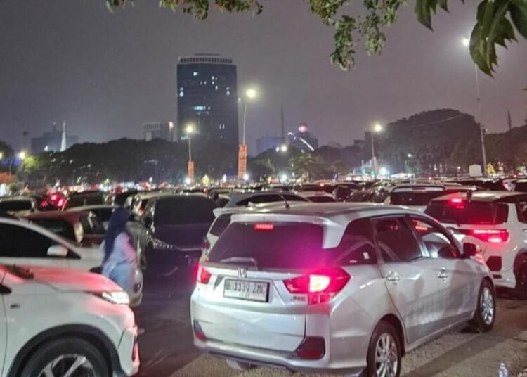 Transformasi Parkir di Karimun: Akhir dari Era Parkir Liar, Awal dari Sistem Digital Transparan 1 situasi terkini antrean parkir di jiexpo saat jakarta fair jumat 2762025 1751033375212 169