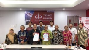 Foto Bersama Trisakti School of Multimedia dan Asosiasi Profesi Perkoperasian Indonesia 