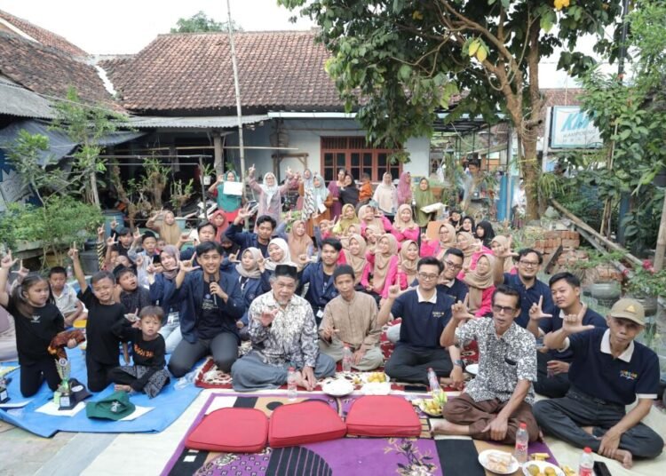 Membangun Desa Lewat Buku: Kisah Mahasiswa KKN-T IPB University di Kampoeng Mbaca 1 IMG 20250727 WA00561