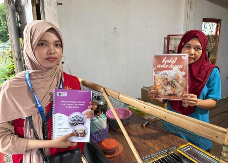 Mahasiswi KKN Unhas Gelar Pelatihan Branding Digital untuk UMKM Desa Panaikang 1 IMG 20250731 WA0073