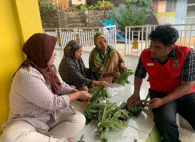 Sosialisasi dan Praktik Pembuatan Pestisida Nabati 2 IMG 2712