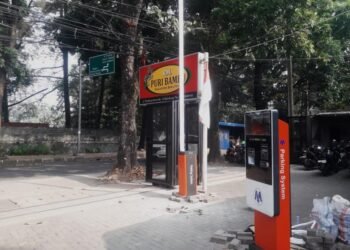 palang parkir emoney