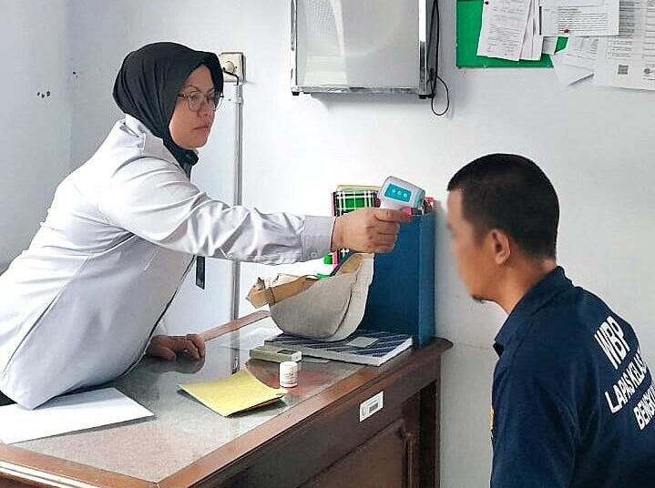 Peduli Kesehatan, Lapas Bengkulu Laksanakan Layanan Medis Berkala 1 Lapas Bengkulu, Klinik Pratama, Julianto Budhi Prasetyono, Pelayanan Kesehatan, Warga Binaan, Pemeriksaan Rutin, Pembinaan, Kemenkumham Bengkulu