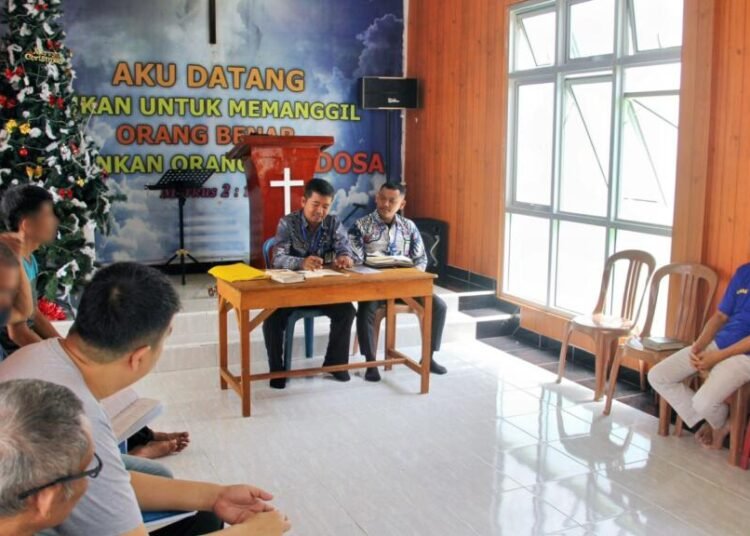 Sinergi Lapas Bengkulu dan Kemenag Gelar Penyuluhan Agama Kristen 1 Lapas Bengkulu, Pembinaan Keagamaan, Ibadah Kristen, Gereja Getsemani, Warga Binaan, Julianto Budhi Prasetyono, Kemenag Kota Bengkulu, Bimbingan Rohani