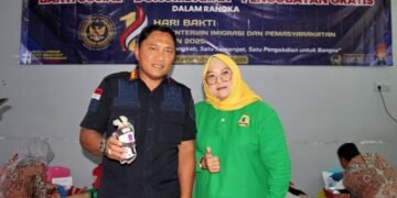 Bengkulu – Dalam semangat memperingati Hari Ulang Tahun Kementerian Imigrasi dan Pemasyarakatan (Kemen Imipas) ke-1 Tahun 2025, jajaran Lembaga Pemasyarakatan (Lapas) Kelas IIA Bengkulu yang dipimpin langsung oleh Kepala Lapas, Julianto Budhi Prasetyono, turut ambil bagian dalam rangkaian kegiatan bertajuk “IMIPAS PEDULI 2025” yang digelar di Kantor Wilayah Direktorat Jenderal Pemasyarakatan Bengkulu, Kamis (13/11).