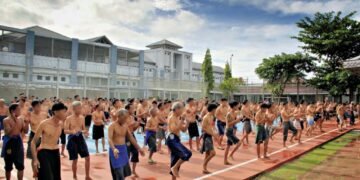 Lapas Bengkulu, pembinaan warga binaan, senam bersama, kesehatan lapas, instruktur profesional, pembinaan pemasyarakatan, kegiatan rutin, masyarakat dan keluarga, rehabilitasi, Lapangan tenis Lapas Bengkulu