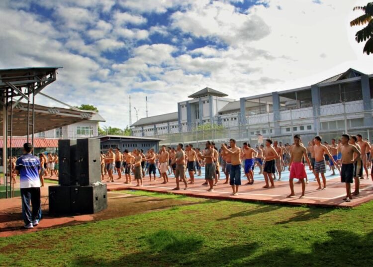 Lapas Bengkulu, Senam Bersama, Pembinaan Lapas, WBP Narkoba, Kesehatan Lapas, Kegiatan Lapas, Instruktur Senam, Petugas Lapas, HUB Kemenaker, Pembinaan Fisik, Program Kemandirian