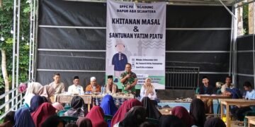 Serka Dede Suharsono Mewakili Danramil Memberikan Sambutan Pada Acara Khitanan Masan dan Santunan anak yatim piatu
