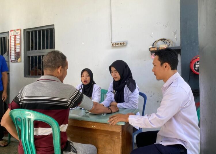 Cegah Gangguan Kesehatan, Rutan Bengkulu Gelar Pemeriksaan Rutin bagi Warga Binaan 1 WhatsApp Image 2025 12 02 at 10.59.12