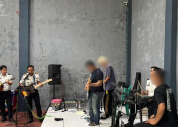 6b4a6830 9ed5 4e37 85ae 46ac30eab7f7