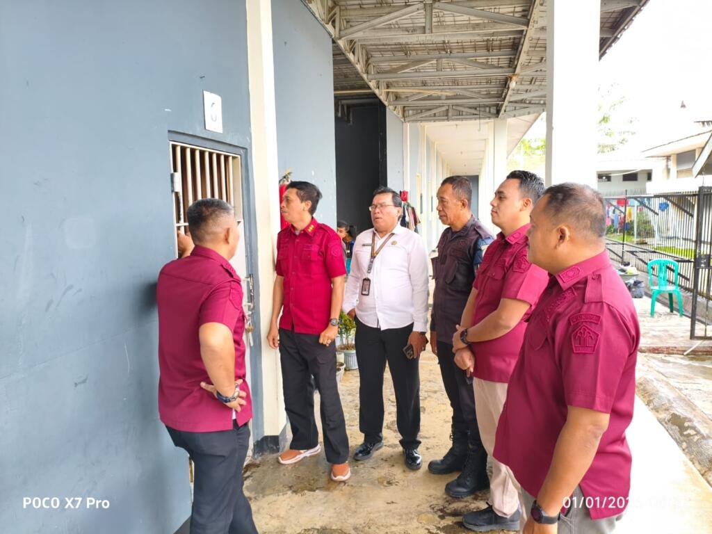 Lapas Kelas IIB Arga Makmur Gelar Apel Bantuan Pengamanan Tahun Baru 2026, Perkuat Sinergi dengan TNI 2 WhatsApp Image 2026 01 01 at 12.40.22 1