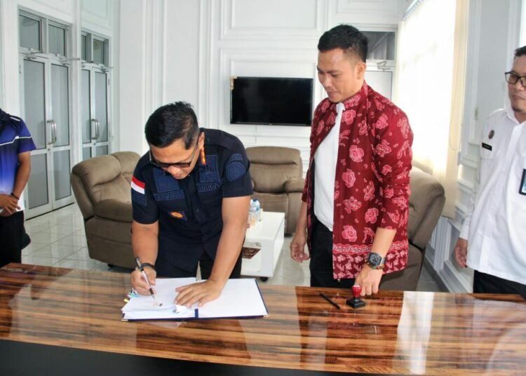 Lapas Kelas IIA Bengkulu Teken Kerja Sama Tenaga Cleaning Service 1 Lapas Bengkulu, PKS Lapas, PT DOA Bengkulu, Cleaning Service Lapas, Outsourcing Pemerintah, Pemasyarakatan, Ditjenpas, Pelayanan Publik