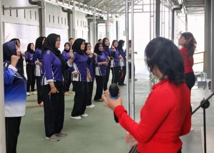 Bangun Semangat Kerja, ASN Lapas Bengkulu dan Magang Senam Bersama 1 Lapas Bengkulu, Senam Pagi, ASN Pemasyarakatan, Kegiatan Lapas, Magang Lapas, Gaya Hidup Sehat, Pemasyarakatan Indonesia