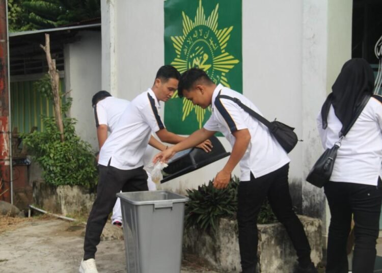 Bangun Kepedulian Sosial, Rutan Bengkulu Gelar Kerja Bakti Sambut Bulan Suci 1 WhatsApp Image 2026 02 17 at 17.48.07