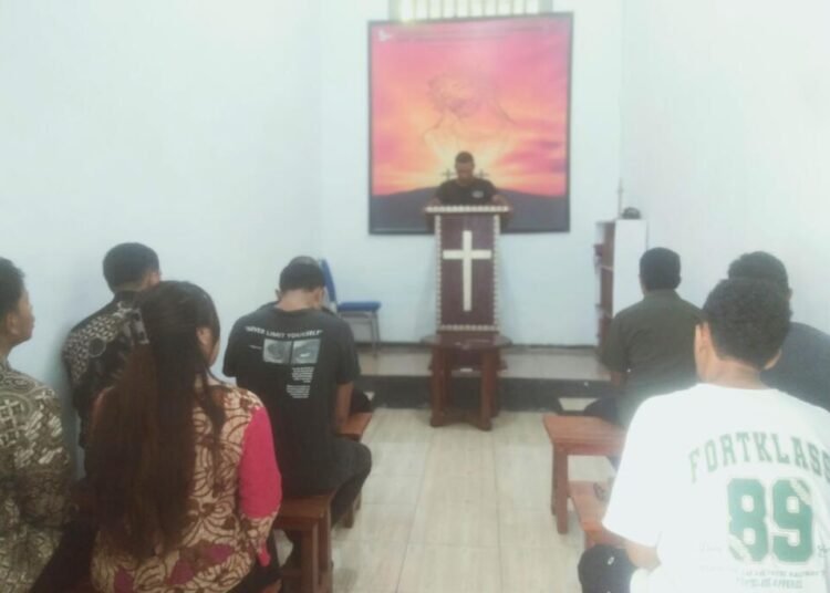 Ibadah Tutup Usbu Perkuat Pembinaan Rohani Lapas Bandanaira 1 WhatsApp Image 2026 02 21 at 14.11.29A