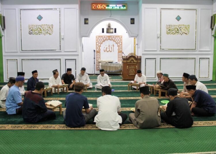 Di Balik Jeruji, Santri Lapas Bengkulu Temukan Ketenangan Lewat Al-Qur’an 1 Lapas Bengkulu, Warga Binaan, Pembinaan Keagamaan, Tadarusan Ramadan, Santri Lapas, Masjid An-Nur, Human Interest