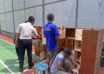 afb562ef f4c7 43b9 8f49 3ca6102d7593