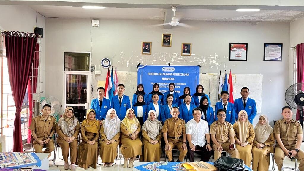 Sinergi Kampus dan Sekolah dalam Mencetak Guru Profesional: Mahasiswa FKIP Universitas PGRI Palembang Jalani Program Pengenalan Lapangan Persekolahan di SMA Negeri 2 Palembang 2 5CD407CA 34FD 49DB 94E9 291189D9C474