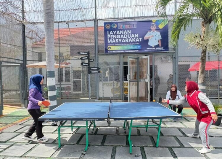 Semangat HUT PIPAS, Dharma Wanita Rutan Bengkulu Intensif Latihan Voli dan Tenis Meja 1 WhatsApp Image 2026 03 28 at 12.28.40 3