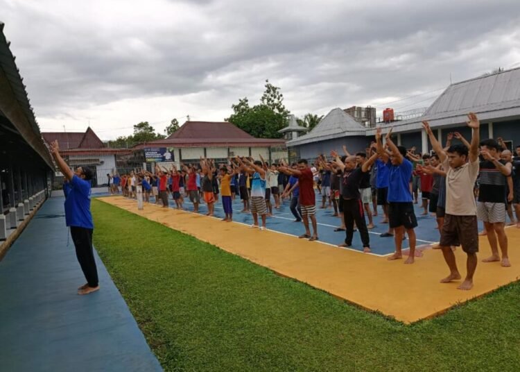 Gerak Pagi Penuh Energi, WBP Lapas Arga Makmur Ikuti Senam Sehat dengan Tertib dan Antusias 5 WhatsApp Image 2026 03 30 at 08.13.14