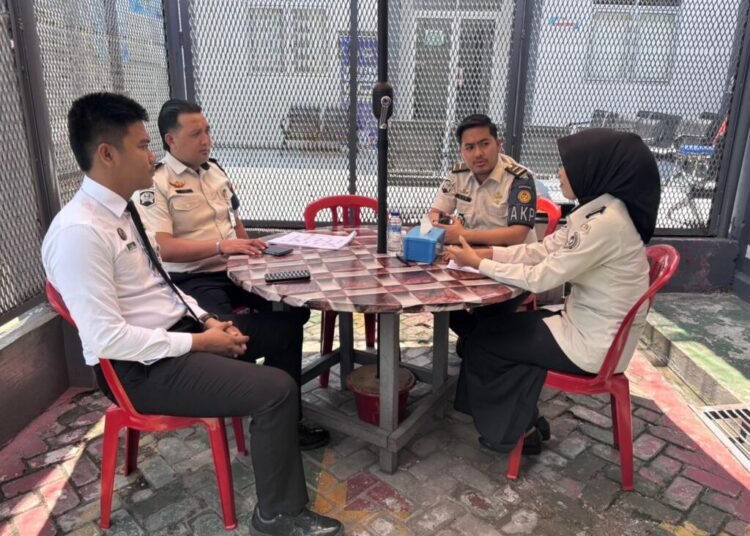 Perkuat Pengawasan dan Kinerja, Kepala KPR Rutan Bengkulu Pimpin Rapat Internal Bersama Staf 1 WhatsApp Image 2026 03 31 at 11.57.53 1