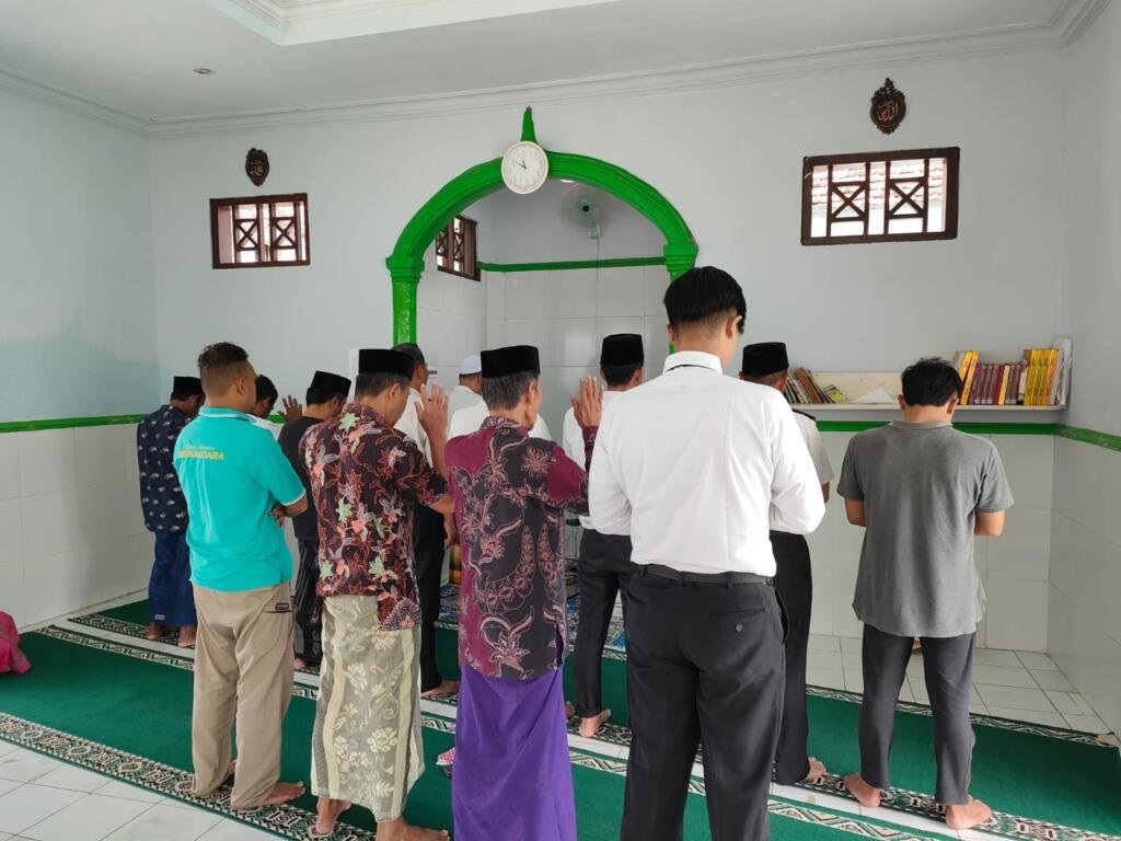 Pelaksanaan Sholat Ghaib Lapas Arjasa : Mengenang Wapres RI Ke-6 Try Sutrisno 2 c4e8f757 d0c3 4669 ae2c 867873506c06