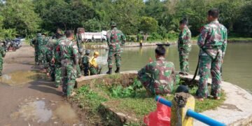 Anggota Kodim 0601/Pandeglang Melaksanakan Kegiatan Penyebrangan Basah di Situ Cukangsadang Pagelaran