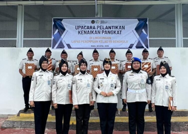 LPP Bengkulu Gelar Upacara Penyematan Tanda Kenaikan Pangkat Kepada 15 Pegawai 1 WhatsApp Image 2026 04 08 at 10.57.39