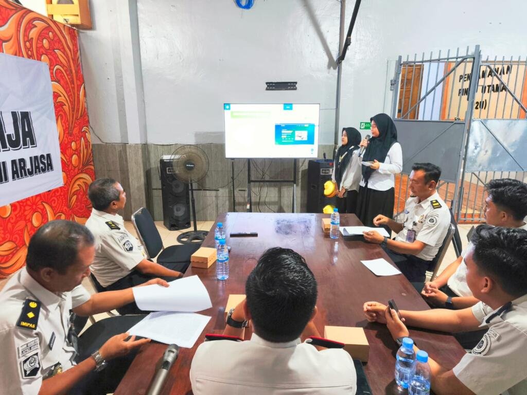 Presentasi Peserta Magang Batch II, Tampilkan Gagasan Kreatif Melalui Inovasi di Lapas Arjasa 7 IMG 20260524 WA0013