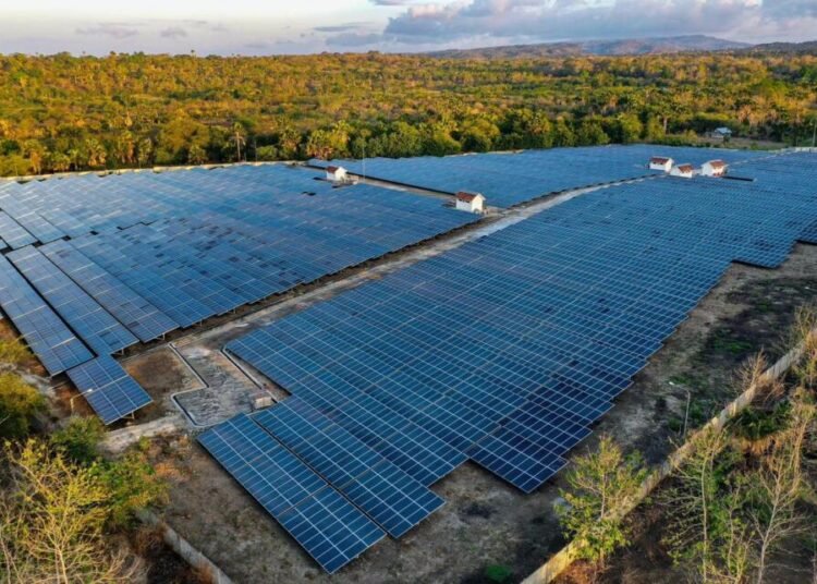 PLN Luncurkan Proyek PLTS Mentari Nusantara I 1,225 Gigawatt melalui GIGA ONE