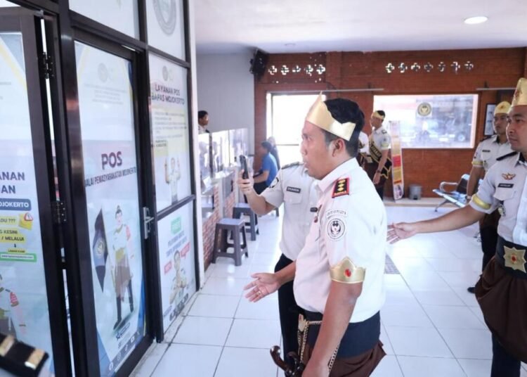 Desk Evaluasi TPI WBBM Jadi Ajang Uji Kesiapan Lapas Mojokerto Menuju Birokrasi Bersih dan Melayani 5 WhatsApp Image 2026 05 11 at 13.27.43