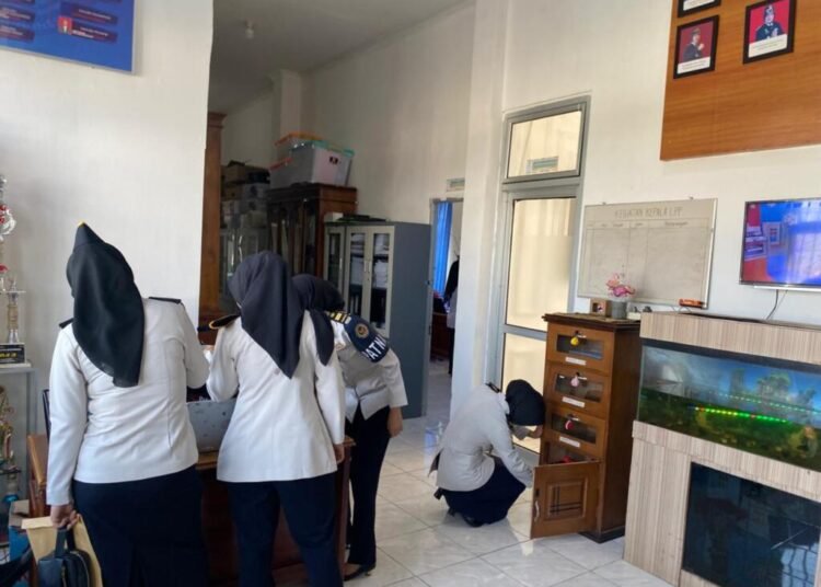Tim Satops Patnal LPP Bengkulu Laksanakan Sidak di Area Kantor 5 WhatsApp Image 2026 05 12 at 08.22.04 1