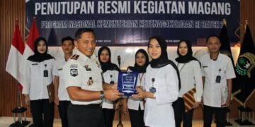Lapas Bengkulu, Kemnaker RI, Magang Kemnaker, Program Magang 2025, Peserta Magang, Kalapas Bengkulu, Julianto Budhi Prasetyono, Pemasyarakatan, Kegiatan Lapas, Sertifikat Magang, SDM Unggul, Pembinaan Generasi Muda, Program Nasional Kemnaker, Aula Lapas Bengkulu, Internship Program