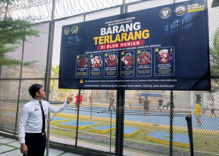 Cegah Gangguan Kamtib, Rutan Bengkulu Pasang Infografis Barang Terlarang 5 WhatsApp Image 2026 05 27 at 12.19.32