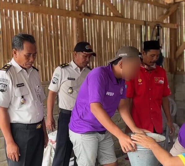 Asah Keterampilan Kerja, Warga Binaan Lapas Arjasa Aktif Produksi Konsentrat Pakan Ayam 5 IMG 20260612 WA0009