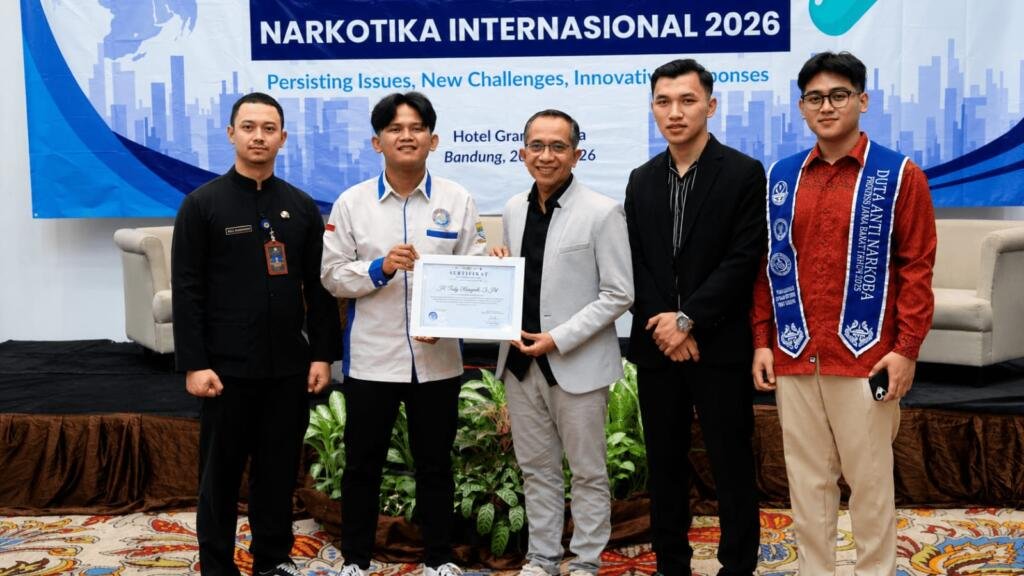 Ketua DPRD Kota Bandung menyampaikan materi pada Diskusi Panel Hari Anti Narkotika Internasional (HANI) 2026 yang diselenggarakan KIPAN Kota Bandung.