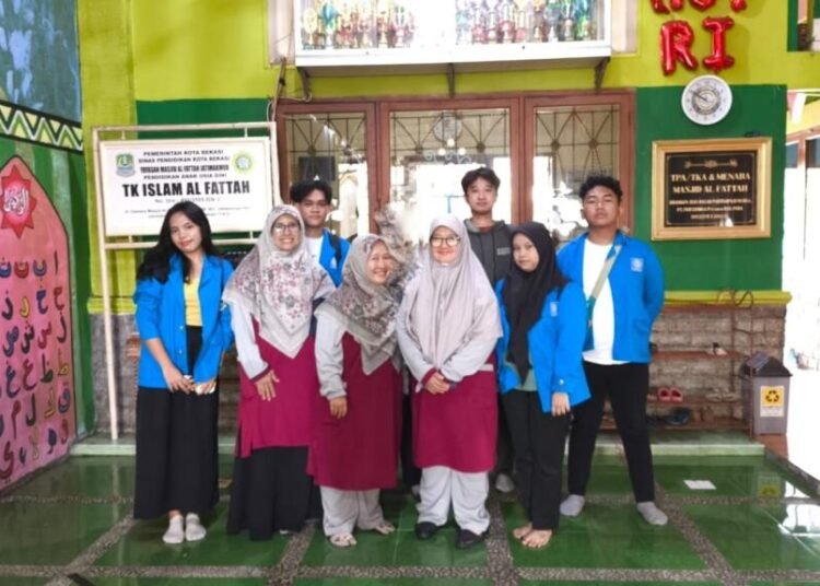 Tim Kegiatan Pengabdian Kepada Masyarakat (PKM)