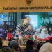 Sesi tanya jawab dalam kegiatan akademik di Fakultas Hukum Universitas Jember.
