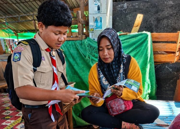 Kolaborasi Balai POM Bima dan Saka POM Perkuat Literasi Keamanan Obat dan Makanan di Pasar Amahami 6 Anggota Saka POM Edukasi Komunitas Pasar Amahami