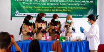 Demo Uji Cepat Bahan Berbahaya oleh Anggota Saka POM Kota Bima