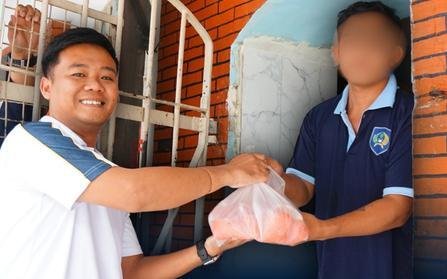 Tebar Kebaikan di Hari Jumat, Lapas Mojokerto Bagikan Es Buah Kepada Warga Binaan 5 Screenshot 2026 07 31 150127