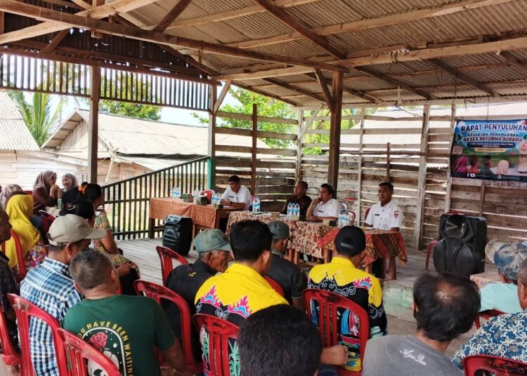 Kantor Pertanahan Kabupaten Mesuji Gelar Rapat Penyuluhan Kegiatan Penanganan Akses Reforma Agraria di Desa Talang Batu, Kecamatan Mesuji Timur, Kabupaten Mesuji 12 WhatsApp Image 2026 07 01 at 14.53.04 1
